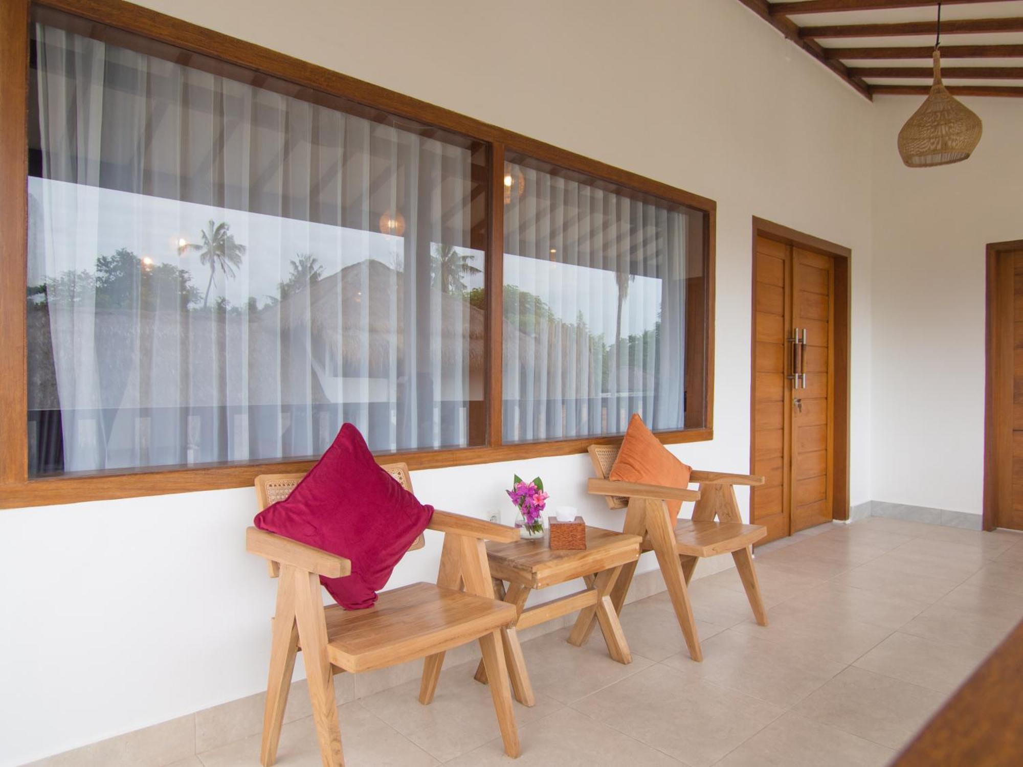 Coco Breeze Spa Hotel Gili Air Exterior photo